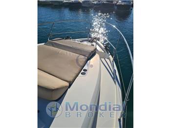 Sealine C330