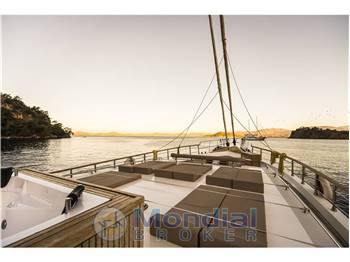 Custom Caicco di lusso 35 mt