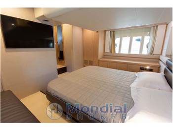 Ferretti 560 Fly