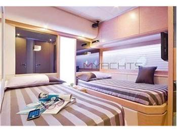 Dominator Yachts DOMINATOR 780