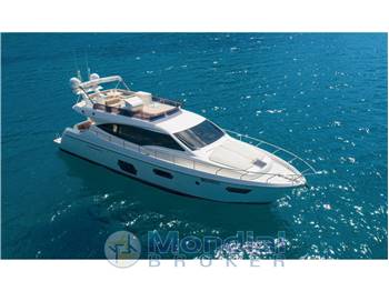 Ferretti 560
