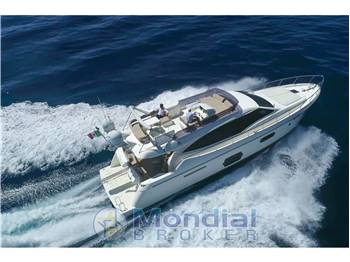 Ferretti 560