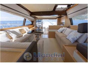 Ferretti 560