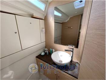 Jeanneau Yachts J54