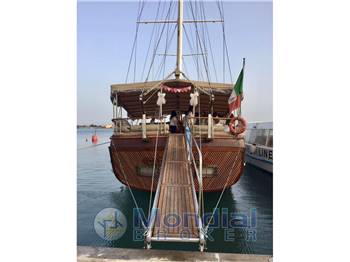 Custom Caicco 6 cabine