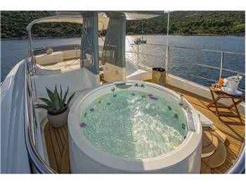 Ferretti Navetta CL 33