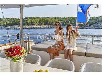 Custom Yacht a vela 43 metri con equipaggio