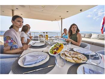 Custom Yacht a vela 43 metri con equipaggio