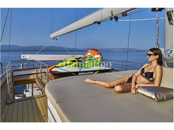 Custom Yacht a vela 43 metri con equipaggio
