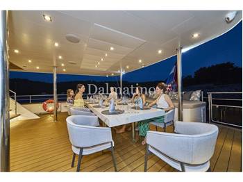 Custom Yacht a vela 43 metri con equipaggio