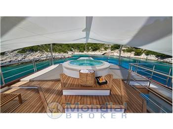 Custom Yacht a vela Mal