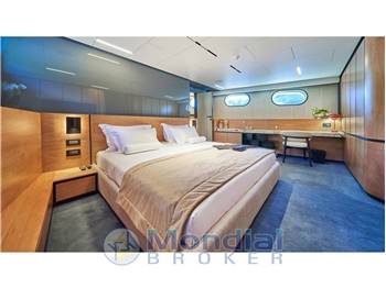 Custom Yacht a vela Mal