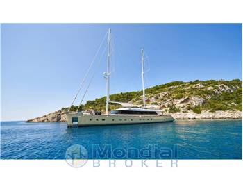 Custom Yacht a vela Mal
