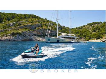 Custom Yacht a vela Mal