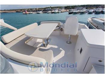 Azimut Magellano 53