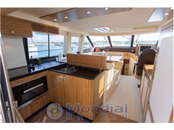 Azimut Magellano 53