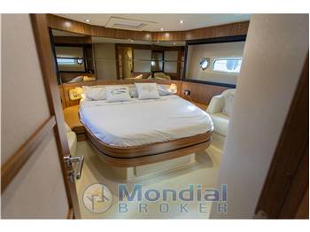 Azimut Magellano 53