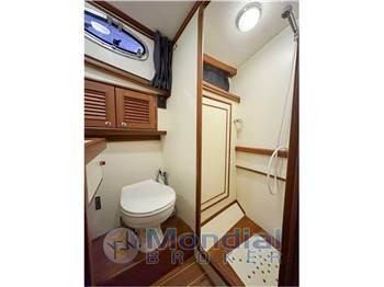 Rose Island Lobster 38