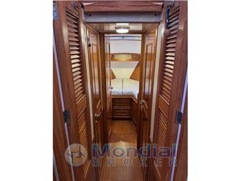 Rose Island Lobster 38