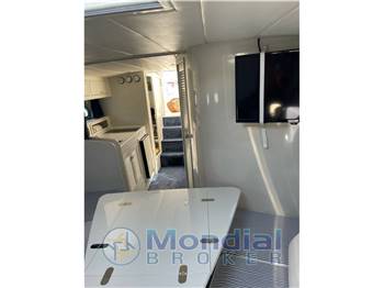 Magnum Marine 40' Sport