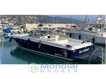 Magnum Marine 40' Sport