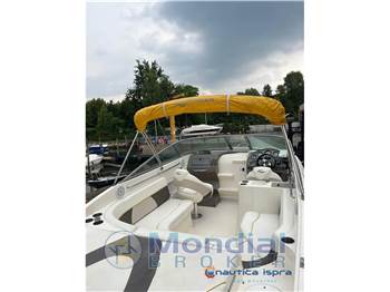 Rinker Captiva 262 cuddy