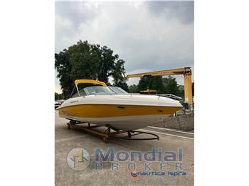 Rinker Captiva 262 cuddy