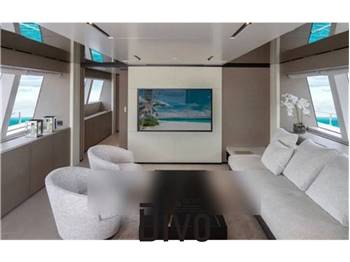 Custom line Navetta 33