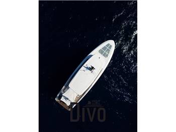 FERRETTI YACHTS INFYNITO 90