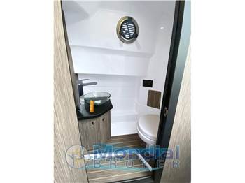 Ranieri International Cayman 28 Executive Trofeo