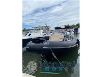 Ranieri International Cayman 28 Executive Trofeo