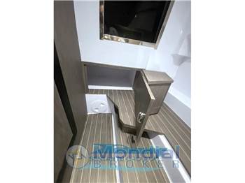 Ranieri International Cayman 28 Executive Trofeo