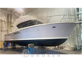 Riviera Marine 33 Flybridge