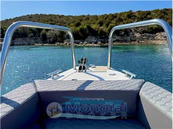 Axopar 28 T-Top