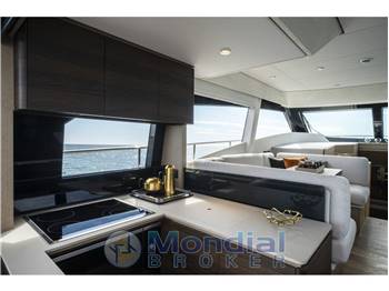 Ferretti Yachts 500