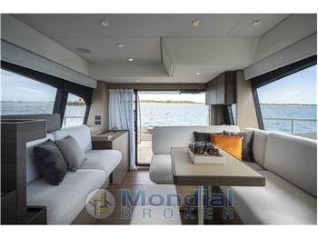 Ferretti Yachts 500