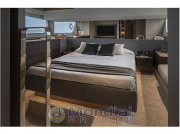 Ferretti Yachts 500
