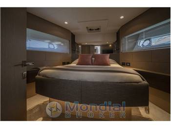Ferretti Yachts 500