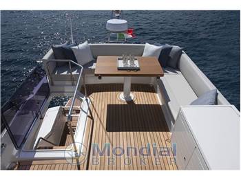 Ferretti Yachts 500