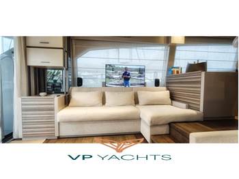 Ferretti Yachts F670