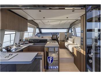 Ferretti Yachts F580
