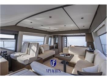Ferretti Yachts F580
