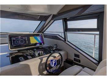 Ferretti Yachts F580