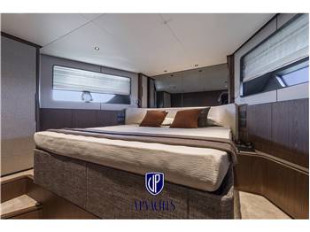 Ferretti Yachts F580