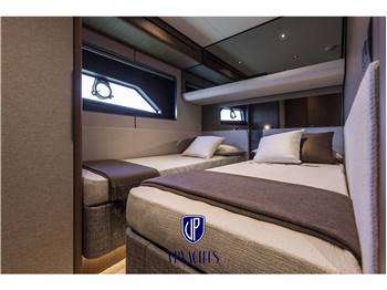 Ferretti Yachts F580