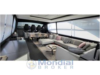 Pershing 8X