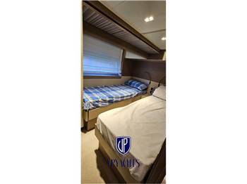 Ferretti Yachts 670