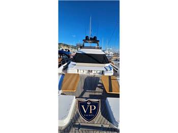 Ferretti Yachts 670