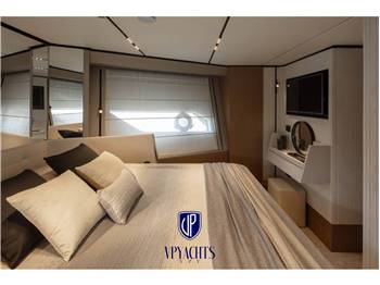 Ferretti Yachts F720