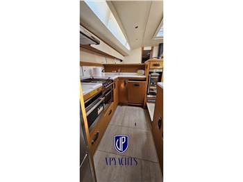 Jeanneau Yachts 65